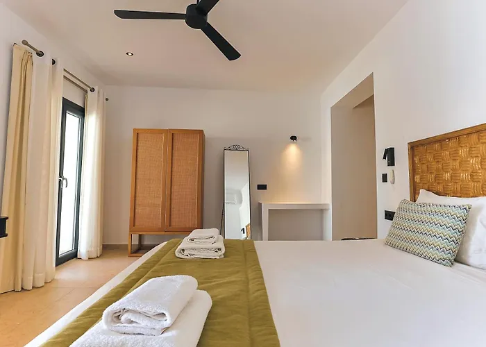 La Maltese Boutique Paros *