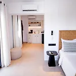 La Maltese Boutique Paros Nausa